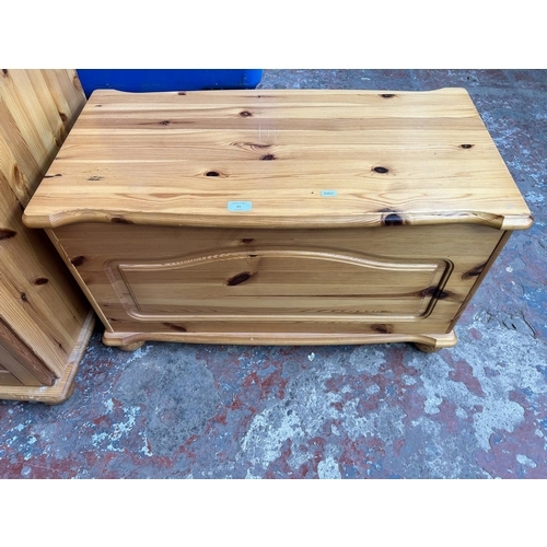 61 - A modern pine blanket box