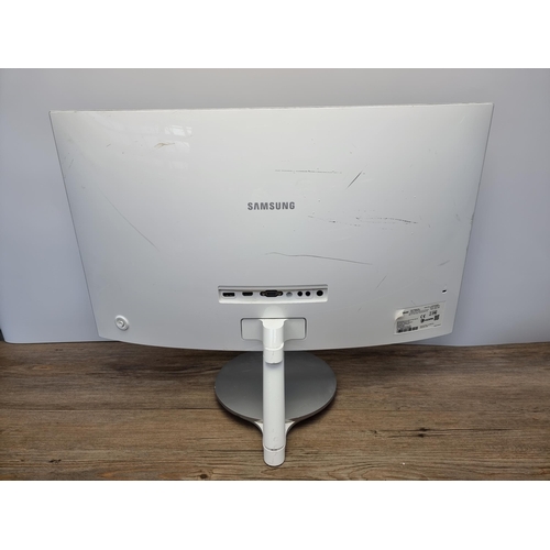 610 - A Samsung C27F591FDU 27