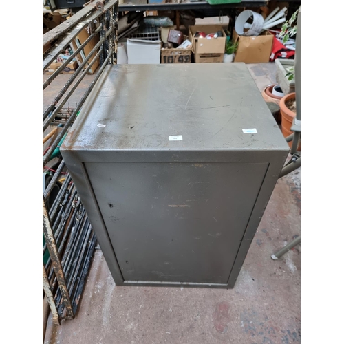 375 - A metal safe