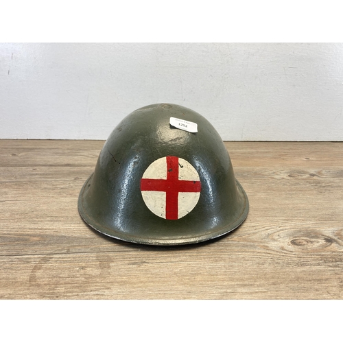 1252 - A WWII M1 Medic helmet