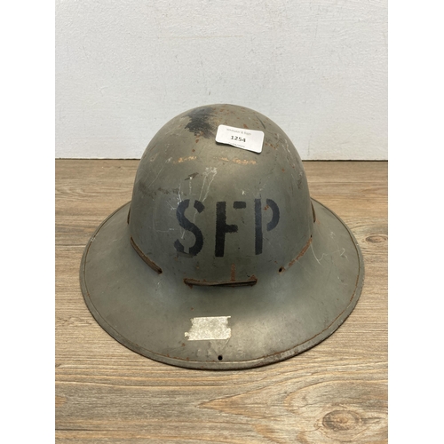 1254 - A WWII British Defence Zuckerman SFP (Street Fire Party) helmet