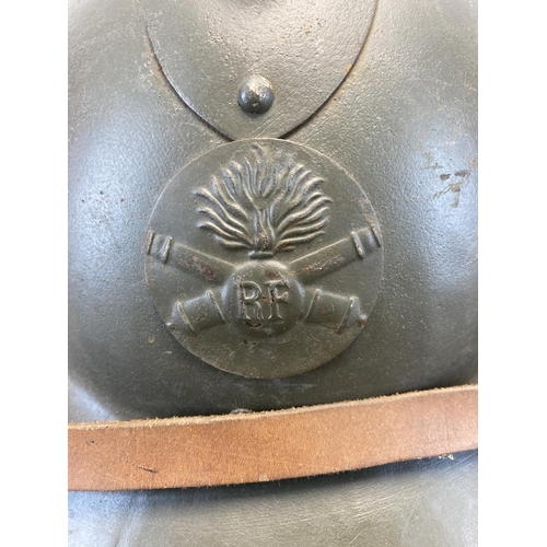 1256 - A WWII French M1926 'Casque Adrian' Artillery helmet