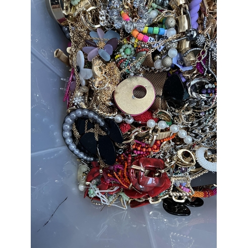 417 - A box containing a large quantity of costume jewellery