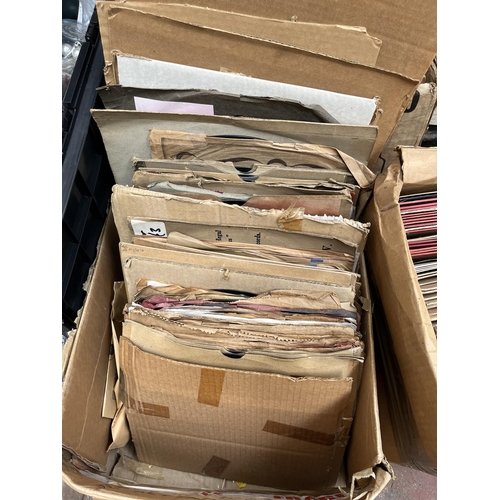 415 - Ten boxes containing a large quantity of shellac records