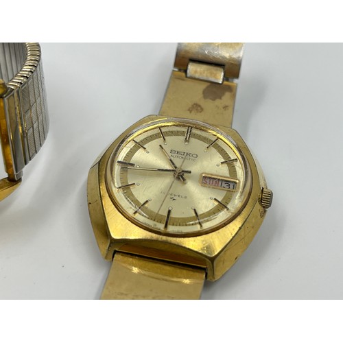 2464 - Two vintage Seiko automatic men's wristwatches with Seiko stainless steel strap's, one being - ref. ... 