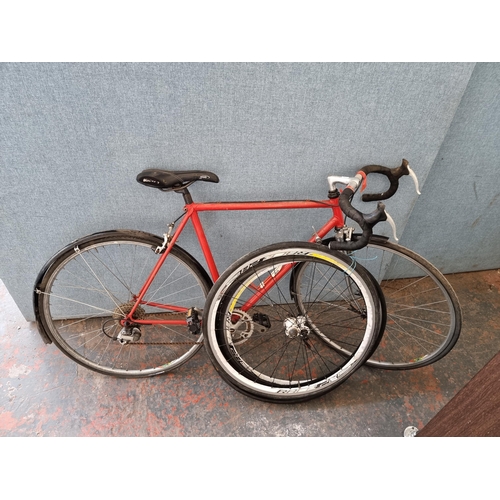 277A - Three items, one vintage men's road bike, one pair of Alex Rims Race Pro 28 wheels and one pair of t... 