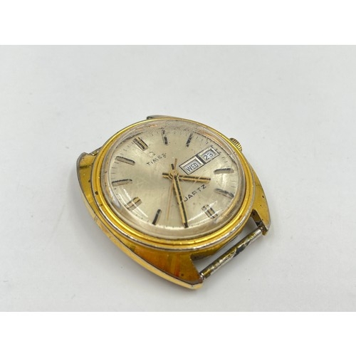 2456A - A 1970s Timex Q quartz 38mm men's wristwatch