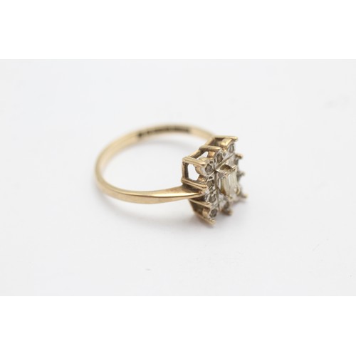 1043 - A 9ct gold diamond dress ring - approx. gross weight 2.1 grams