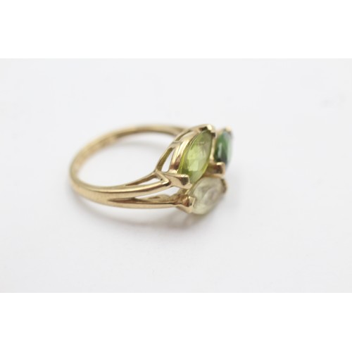 1077 - A 9ct gold diopside, peridot and citrine three stone ring - approx. gross weight 2.8 grams