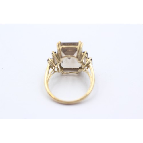 1081 - A 9ct gold smoky quartz cocktail ring - approx. gross weight 3.7 grams