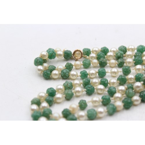 1113 - An adventurine and faux pearl necklace with 9ct gold clasp - approx. gross weight 47.9 grams