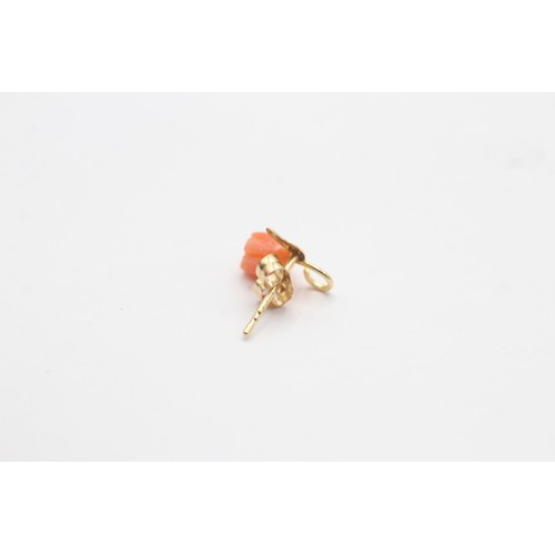 1133 - A pair of 14ct gold coral stud earrings - approx. gross weight 0.4 grams