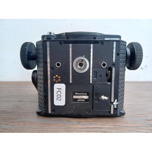 564 - A Mamiya RZ67 Professional medium format camera body