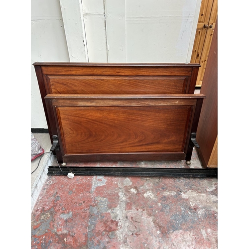 181 - A mid 20th century Vono mahogany small double bed frame