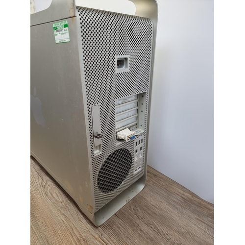 722 - An Apple Mac Pro desktop PC