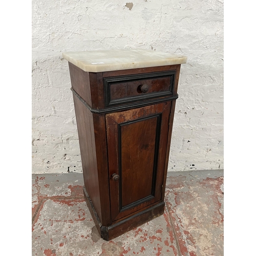 78 - A Victorian mahogany pot cupboard with marble top