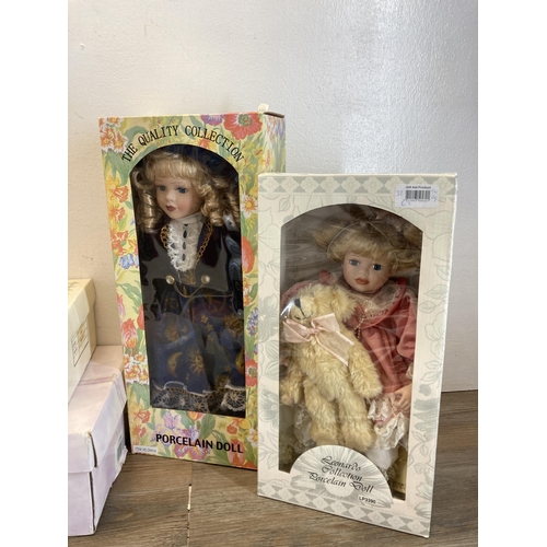 387 - A collection of boxed and packaged dolls to include Leonardo Collection, Windsor Collection etc. tog... 