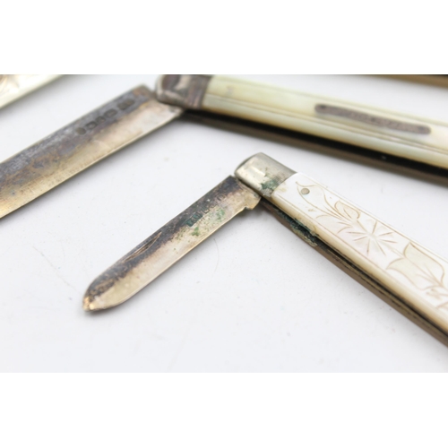 1323 - Three hallmarked sterling silver pocket knives with mother of pearl handles - approx. gross weight 7... 