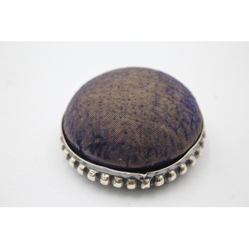 1324 - A George V Levi & Salaman sterling silver and blue velvet pin cushion, hallmarked Birmingham 1912 - ... 