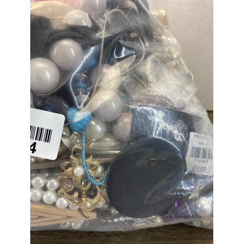 432 - Approx. 10kg of costume jewellery