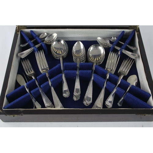 349 - A Universe Silver forty nine piece silver plate cutlery set in original canteen