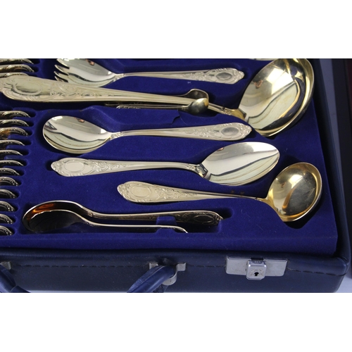 358 - Two boxed cutlery sets, one Viners of Sheffield and one Solingen 23/24 Karat Hartvergoldet