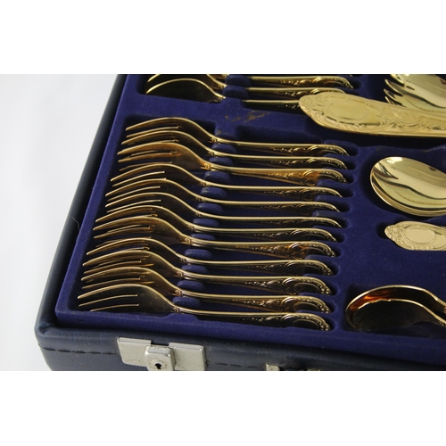 358 - Two boxed cutlery sets, one Viners of Sheffield and one Solingen 23/24 Karat Hartvergoldet