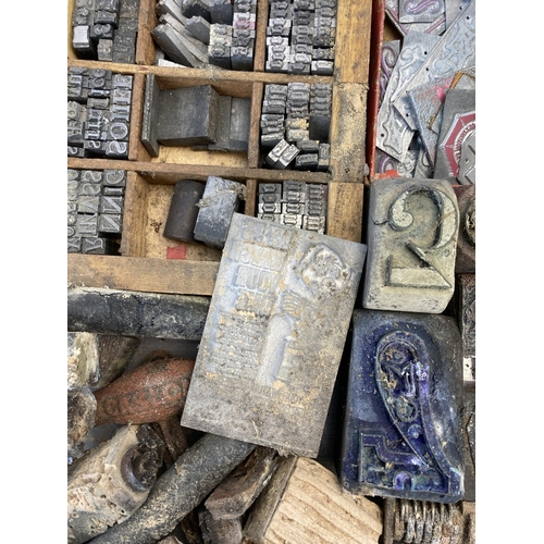 542 - A collection of vintage printing blocks