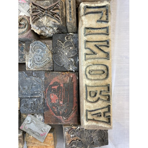 542 - A collection of vintage printing blocks