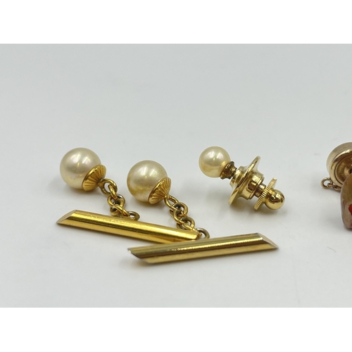 1184 - A collection of vintage cufflinks to include hallmarked Birmingham 9ct gold example - approx. gross ... 