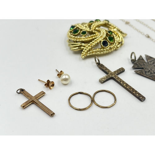 1196 - A collection of vintage jewellery to include 9ct gold cross pendant - approx. gross weight 0.4 grams... 