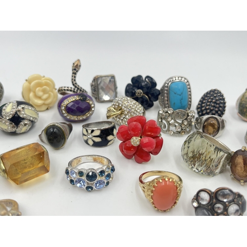 1200 - A collection of fashion rings