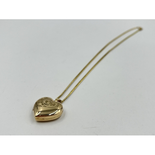 1209 - A hallmarked 9ct gold chain necklace with hallmarked 9ct gold heart shaped locket - approx. gross we... 