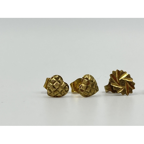 1216 - Two pairs of yellow metal earrings, one pair hallmarked 9ct gold - approx. gross weight 1.3 grams