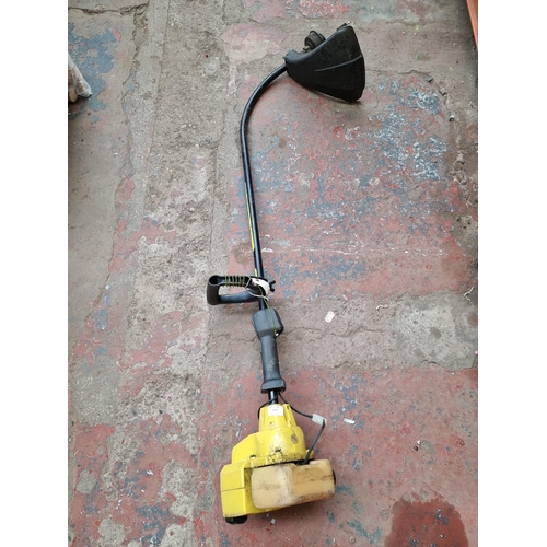 854 - A McCulloch TrimMac 240 petrol strimmer