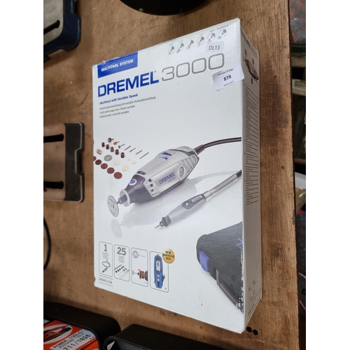 878 - A boxed Dremel 3000 multi-tool