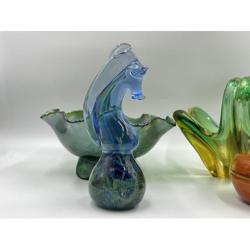 244 - Four pieces of glassware to include carnival glass bowl, Mdina seahorse paperweight, Murano bowl etc... 