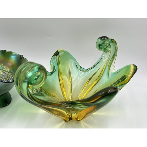 244 - Four pieces of glassware to include carnival glass bowl, Mdina seahorse paperweight, Murano bowl etc... 