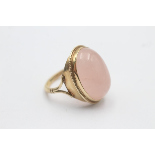 1044 - A 9ct gold rose quartz cocktail ring  - approx. gross weight 5.8 grams