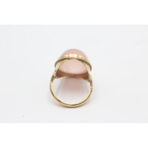 1044 - A 9ct gold rose quartz cocktail ring  - approx. gross weight 5.8 grams