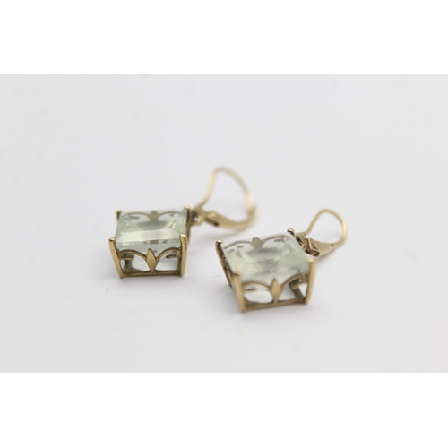 1055 - A pair of 9ct gold green quartz drop earrings - approx. gross weight 3.7 grams