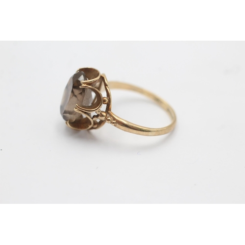 1095 - A 9ct gold smoky quartz ring - approx. gross weight 3 grams