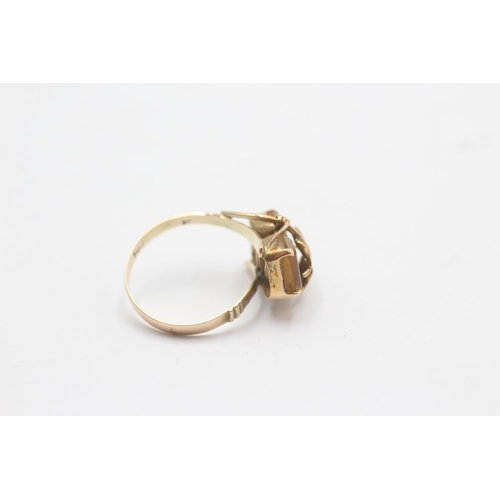 1102 - A 14ct gold citrine stylised floral setting dress ring - approx. gross weight 3.2 grams