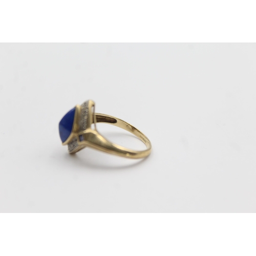 1112 - A 9ct gold lapis lazuli, sapphire and diamond stylised cluster ring, size O - approx. gross weight 2... 