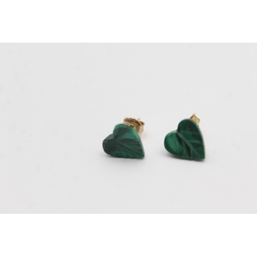 1144 - A pair of 9ct gold malachite carved heart earrings - approx. gross weight 1.6 grams