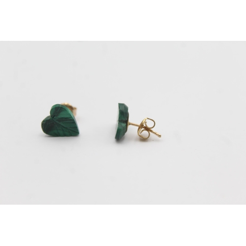 1144 - A pair of 9ct gold malachite carved heart earrings - approx. gross weight 1.6 grams