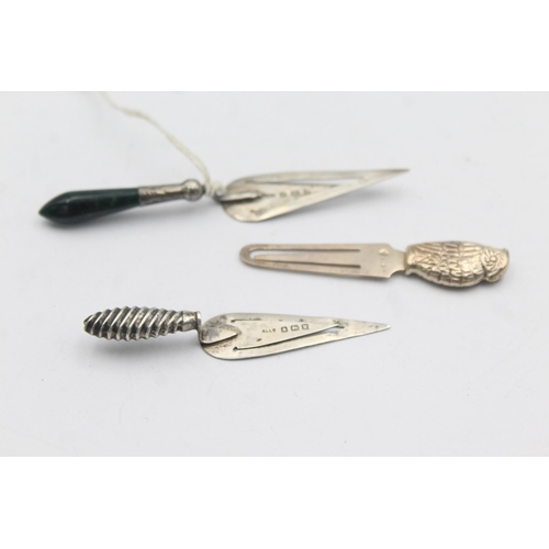 1273 - Three hallmarked sterling silver bookmarks/letter openers - approx. gross weight 13 grams