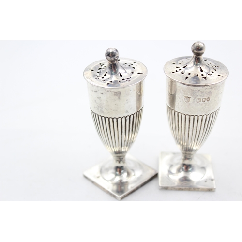 1284 - A pair of Victorian Horace Woodward & Co. hallmarked London silver salt shakers, dated 1891 - approx... 