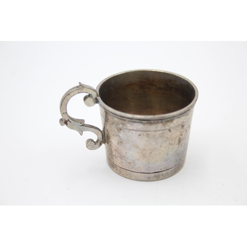 1295 - Two .900 silver miniature tankards/shot glasses - approx. gross weight 65 grams