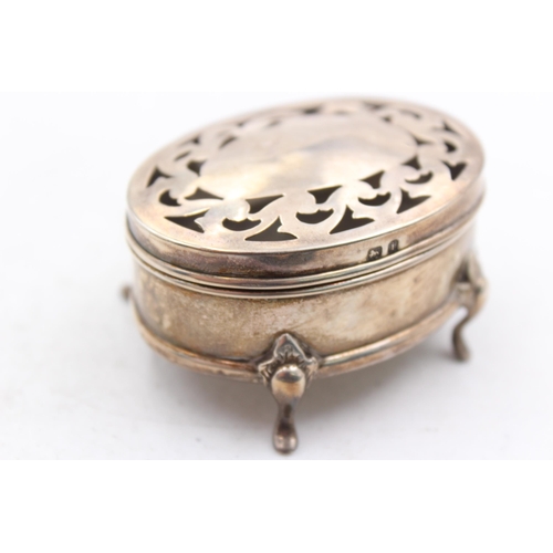 1301 - An Edwardian Henry Matthews hallmarked Birmingham silver trinket box, dated 1908 - approx. gross wei... 